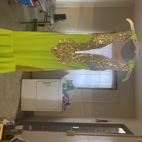 My daughters prom dress - Picture 5 of 5